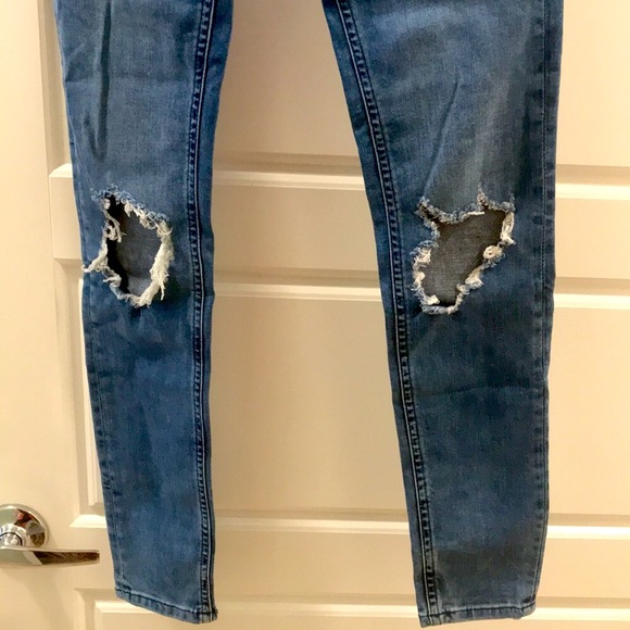 Free People Jeans with Knee Rips, Women's Size 27 L, Denim Blue, New with Tags - Picture 5 of 10